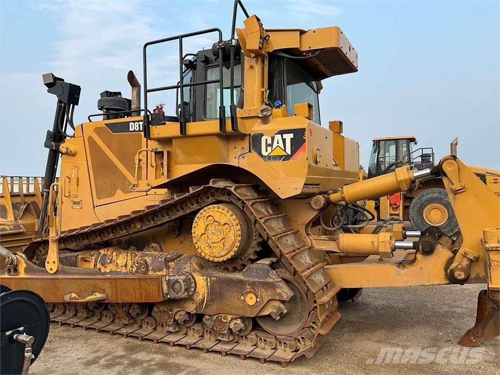 CAT D8T بلدوزرات مجنزرة