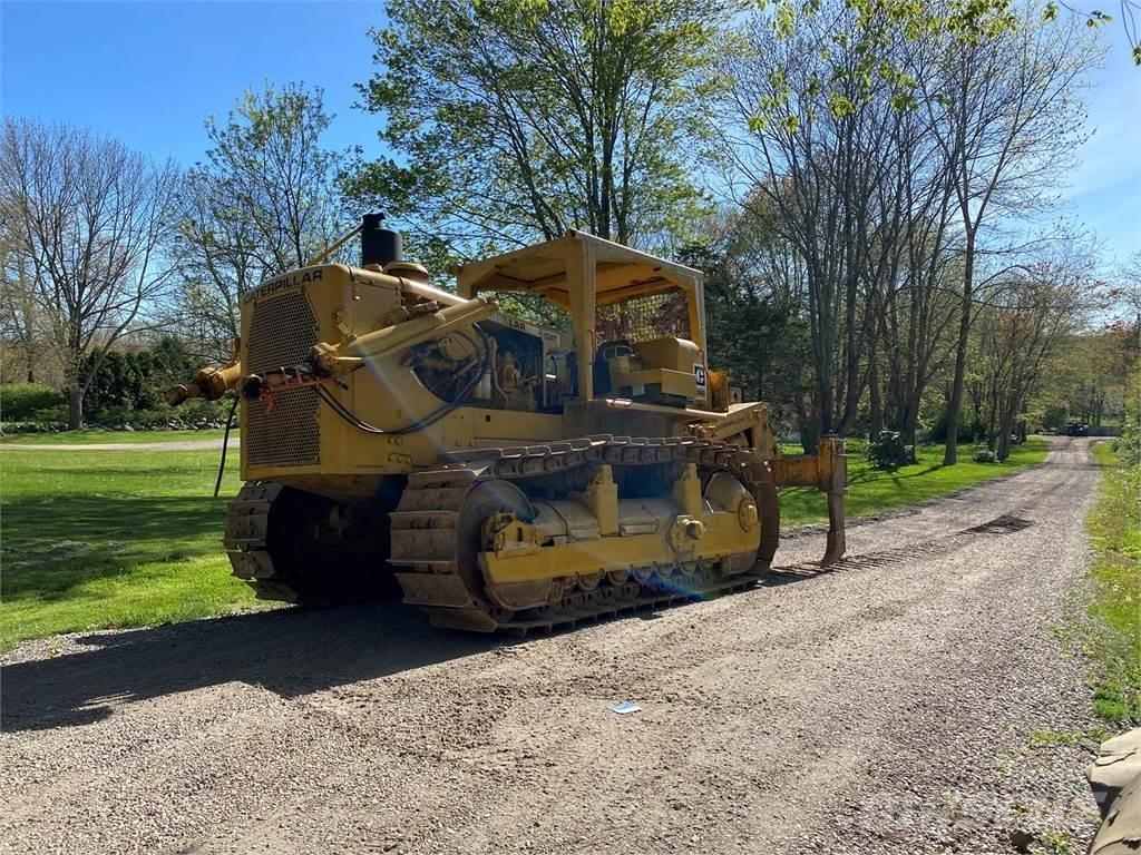 CAT D9G بلدوزرات مجنزرة