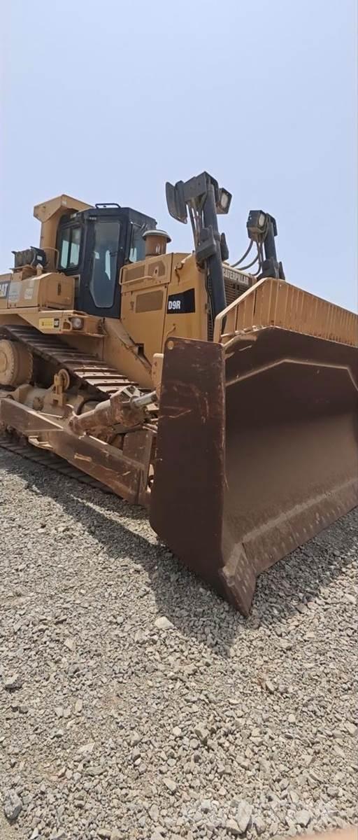 CAT D9R بلدوزرات مجنزرة