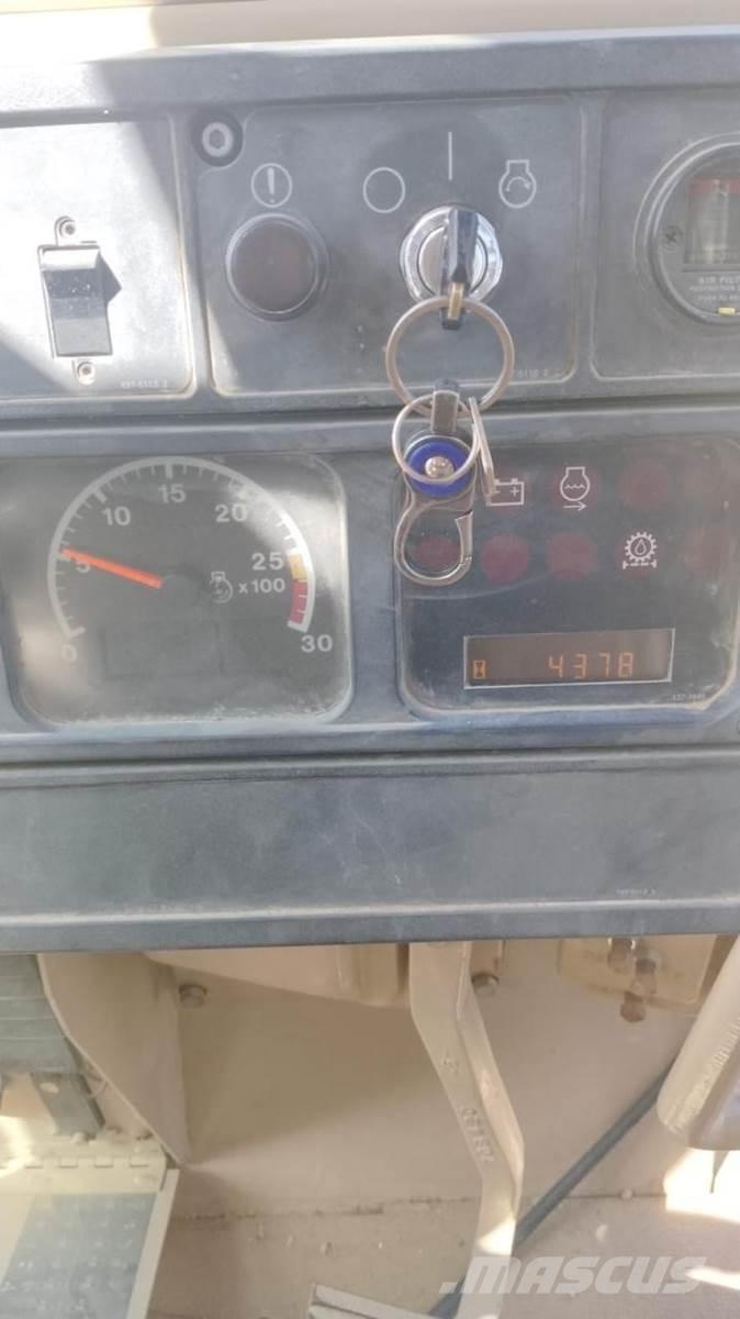 CAT D9R بلدوزرات مجنزرة