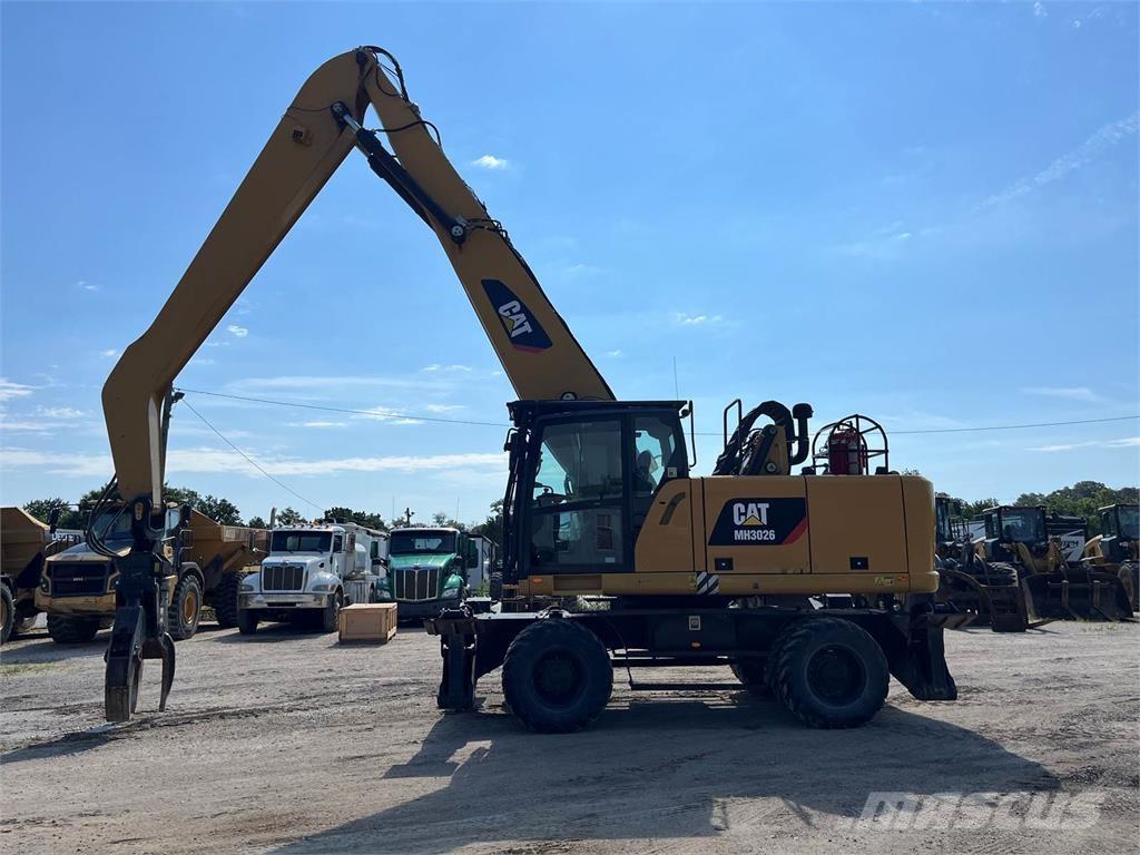 CAT MH3026 حفارات هدم