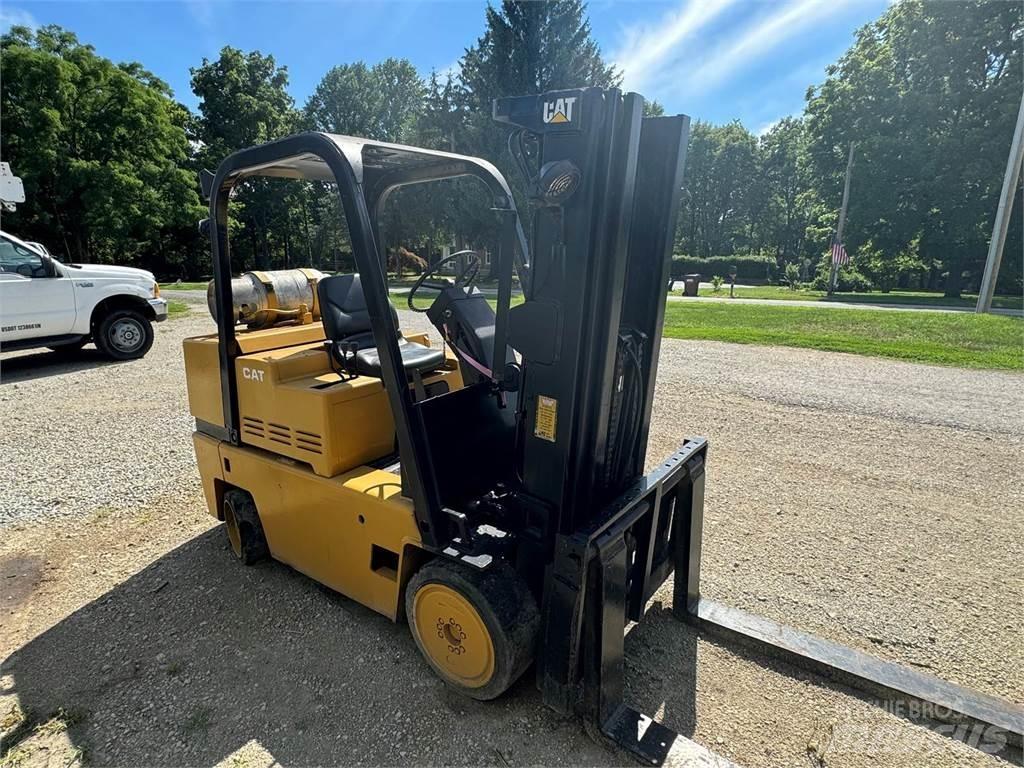 CAT TC100D شاحنات ذات رافعات شوكية - أخرى