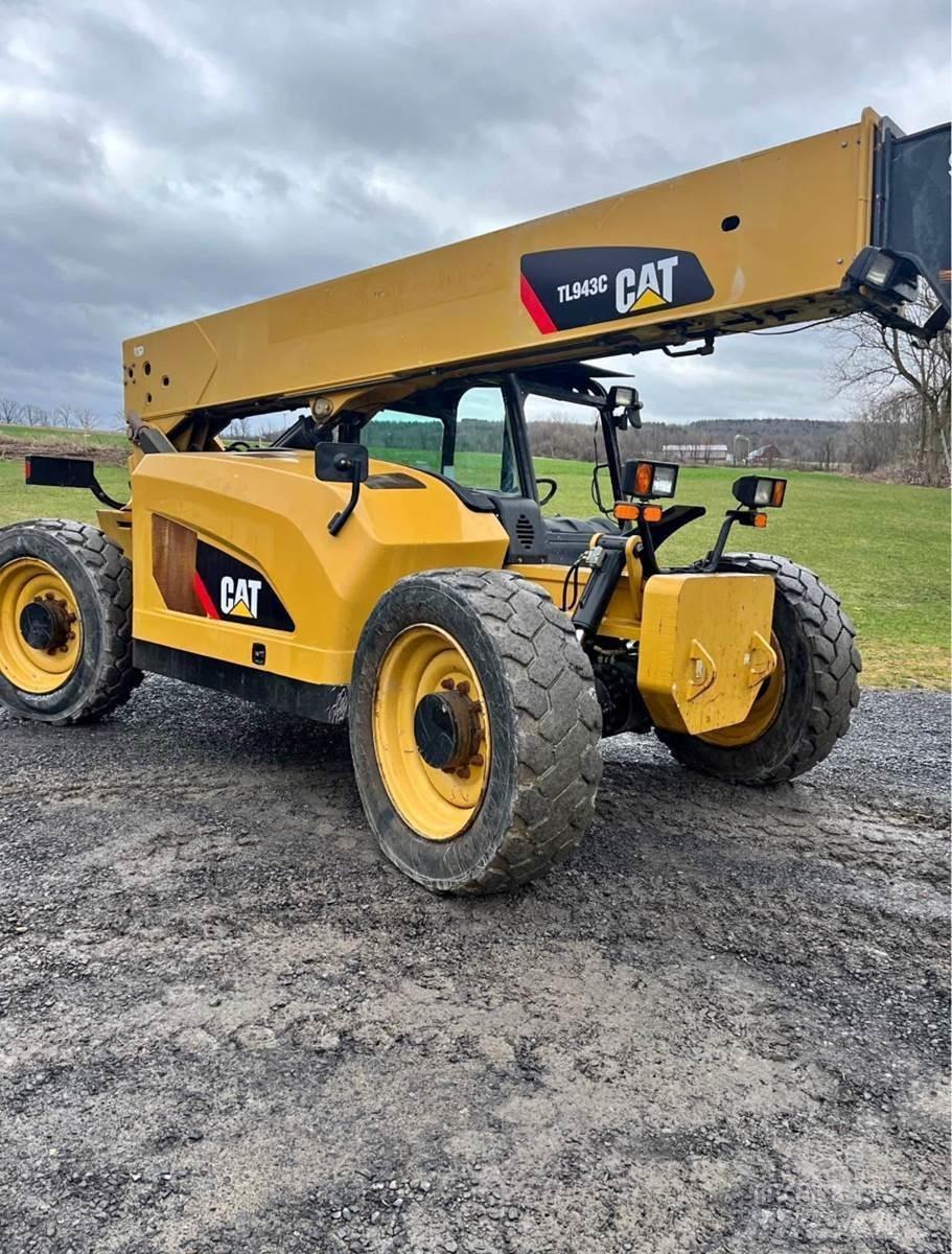 CAT TL943C مناولات متداخلة