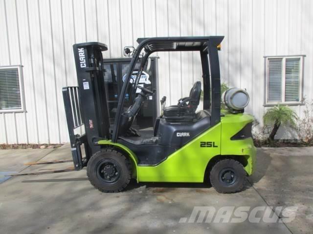 Clark S25L شاحنات ذات رافعات شوكية - أخرى
