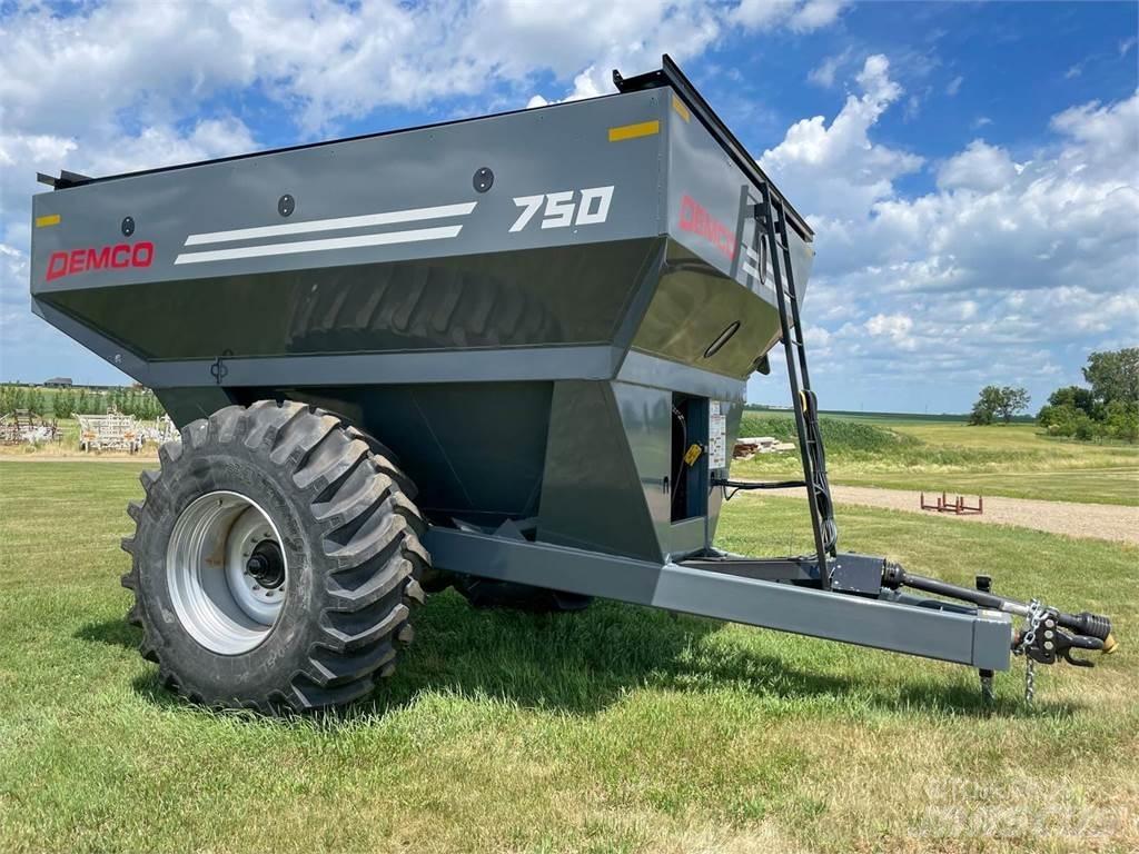 Demco 750 مقطورة حبوب