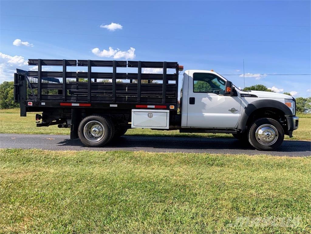 Ford 550 شاحنات نقل الحيوانات