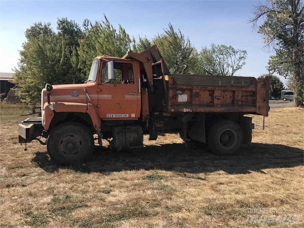 Ford 8000 شاحنات قلابة