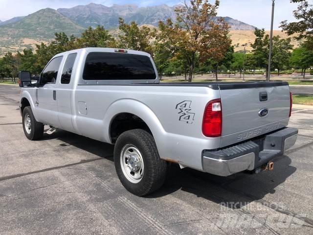 Ford F-250 شاحنات خفيفة/مفصلية الجوانب