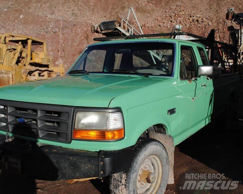 Ford F-250 شاحنات خفيفة/مفصلية الجوانب