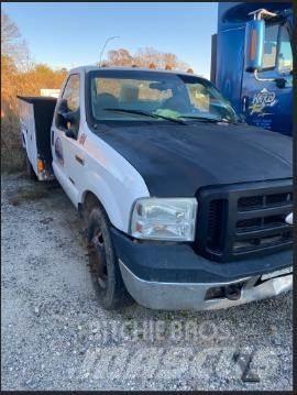 Ford F-350 شاحنات بمقصورة وهيكل