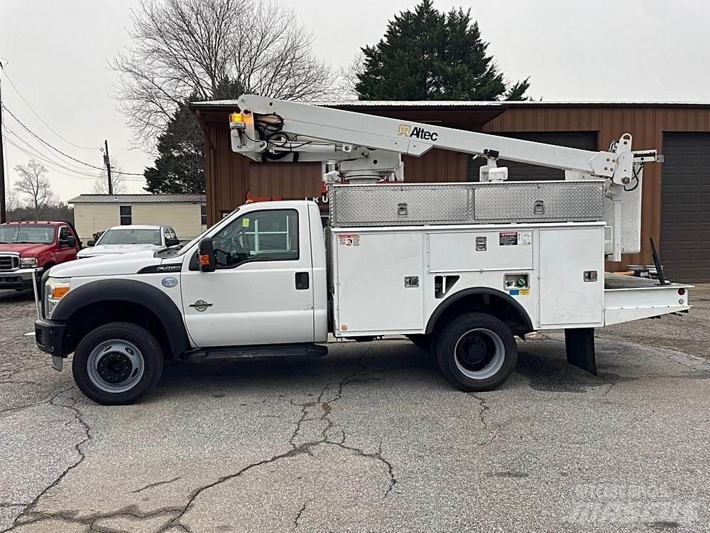 Ford F-450 المنصات الهوائية المثبتة على شاحنة