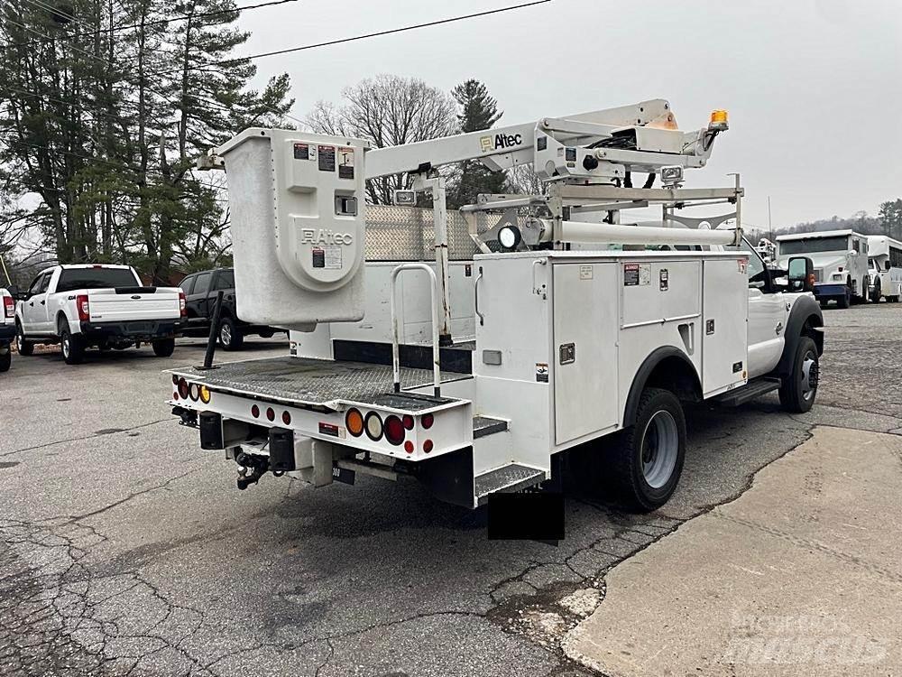 Ford F-450 المنصات الهوائية المثبتة على شاحنة