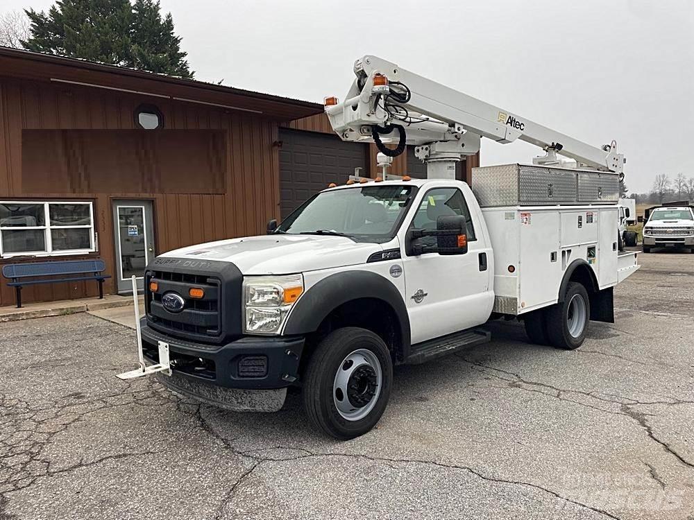Ford F-450 المنصات الهوائية المثبتة على شاحنة
