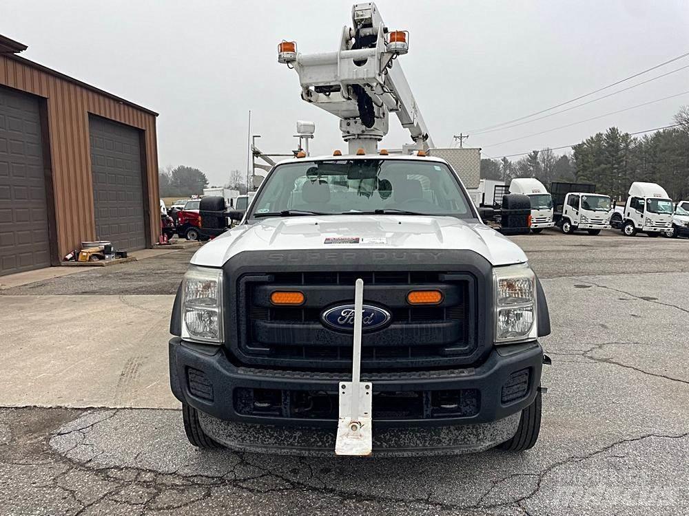 Ford F-450 المنصات الهوائية المثبتة على شاحنة