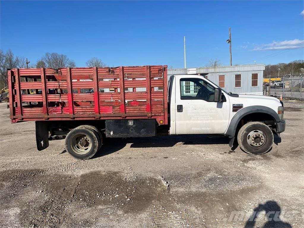 Ford F-450 شاحنات نقل الحيوانات