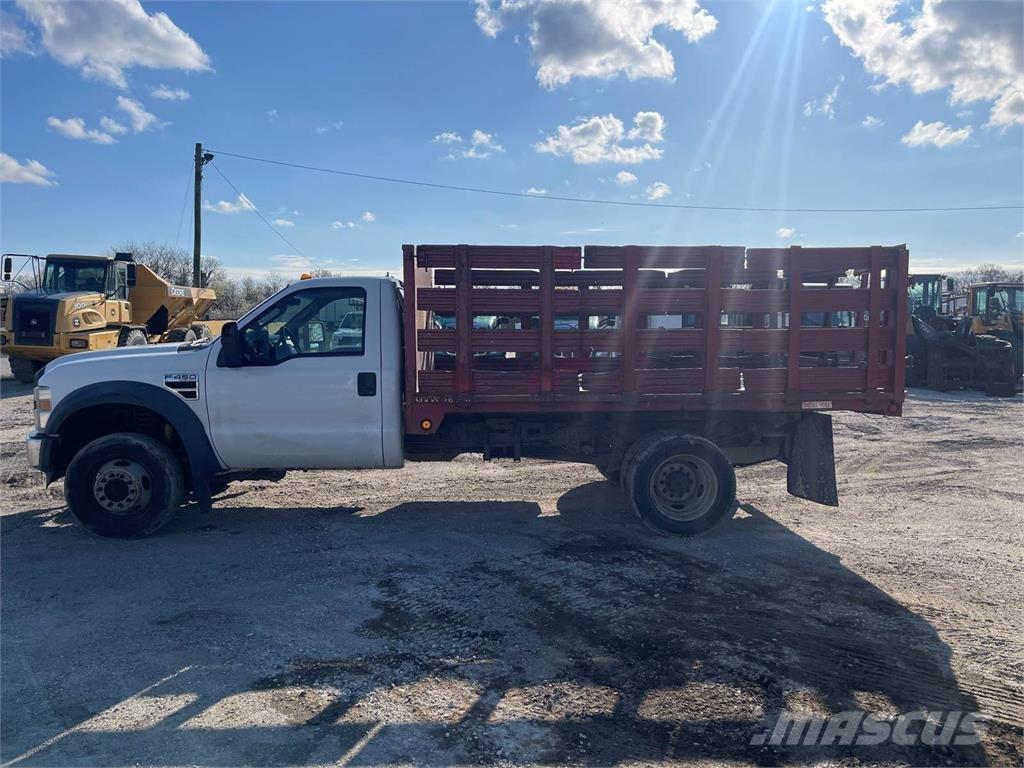 Ford F-450 شاحنات نقل الحيوانات