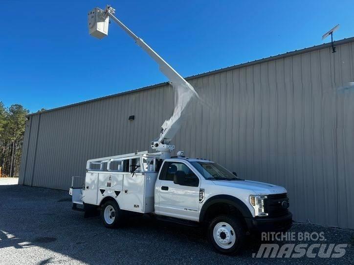 Ford F-450 المنصات الهوائية المثبتة على شاحنة