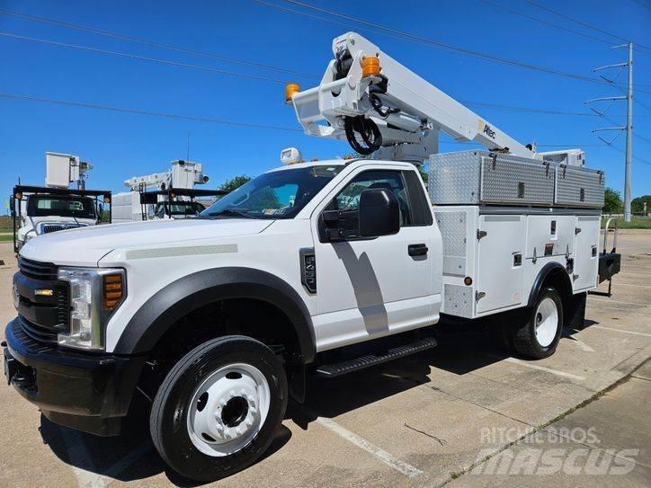 Ford F-450 المنصات الهوائية المثبتة على شاحنة