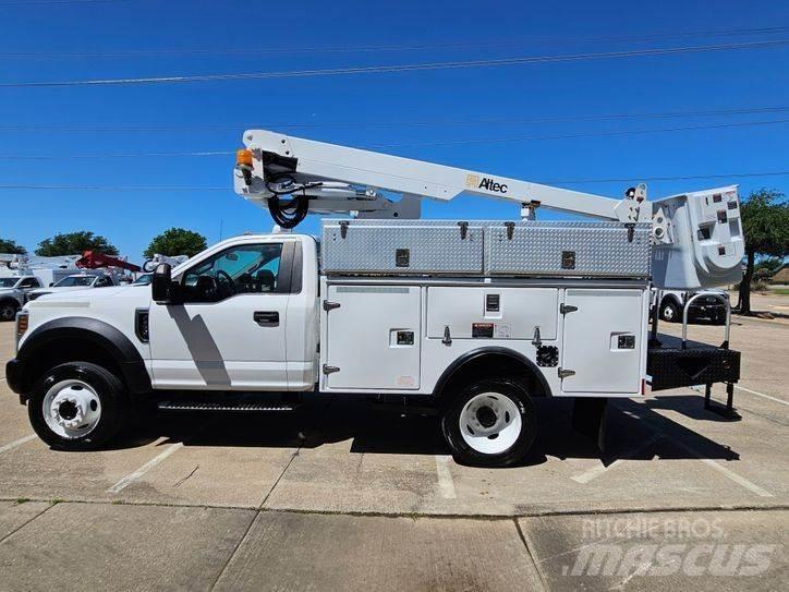 Ford F-450 المنصات الهوائية المثبتة على شاحنة