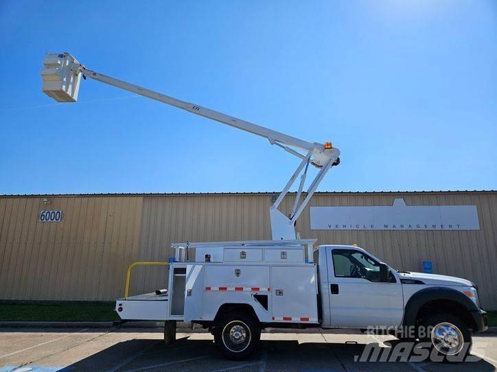 Ford F-450 المنصات الهوائية المثبتة على شاحنة