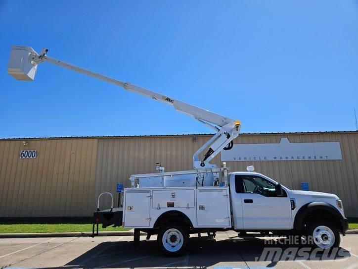 Ford F-450 المنصات الهوائية المثبتة على شاحنة