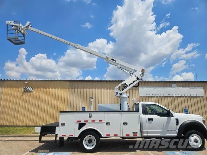 Ford F-450 المنصات الهوائية المثبتة على شاحنة