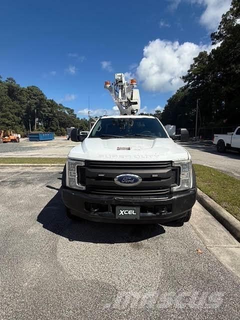 Ford F-450 المنصات الهوائية المثبتة على شاحنة