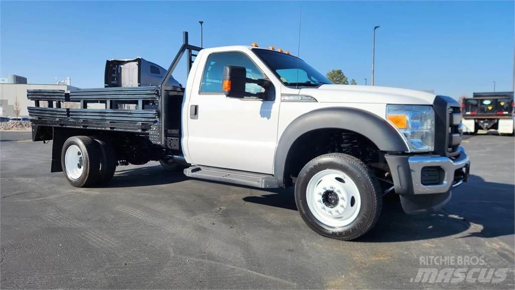 Ford F-550 شاحنات نقل الحيوانات