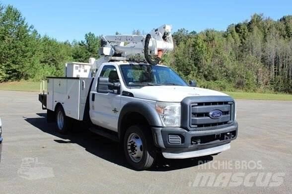 Ford F-550 المنصات الهوائية المثبتة على شاحنة