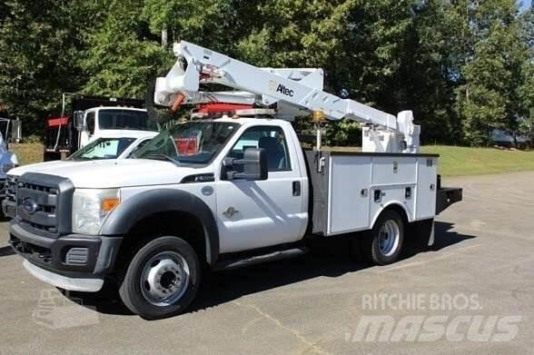 Ford F-550 المنصات الهوائية المثبتة على شاحنة