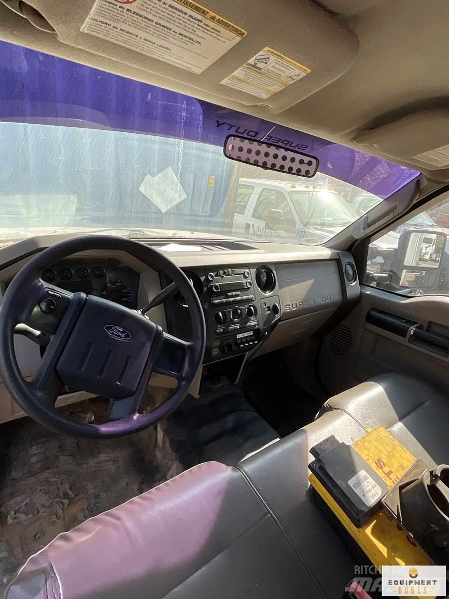 Ford F-550 مركبات الأغراض العامة