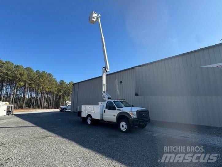Ford F-550 المنصات الهوائية المثبتة على شاحنة