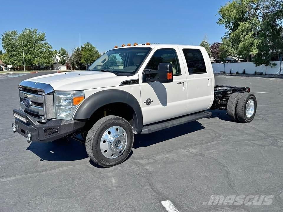 Ford F-550 شاحنات بمقصورة وهيكل