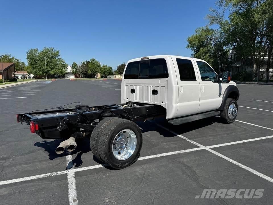 Ford F-550 شاحنات بمقصورة وهيكل