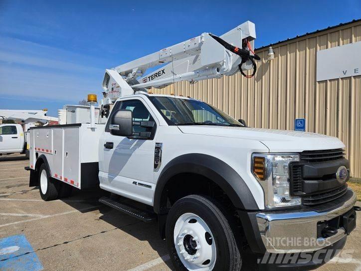 Ford F-550 المنصات الهوائية المثبتة على شاحنة