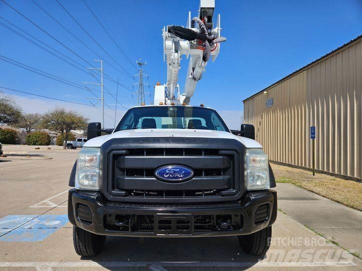 Ford F - 550 المنصات الهوائية المثبتة على شاحنة