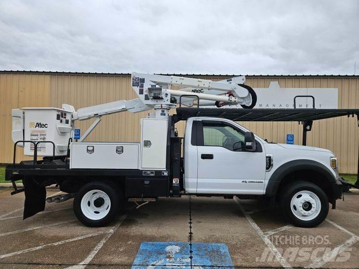 Ford F-550 المنصات الهوائية المثبتة على شاحنة