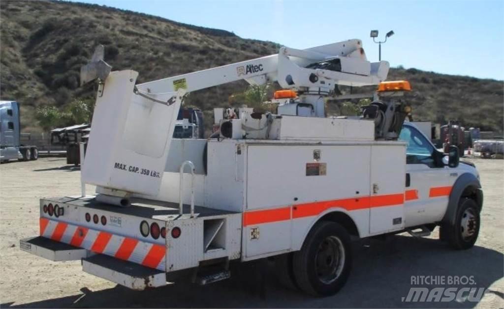 Ford F-550 المنصات الهوائية المثبتة على شاحنة