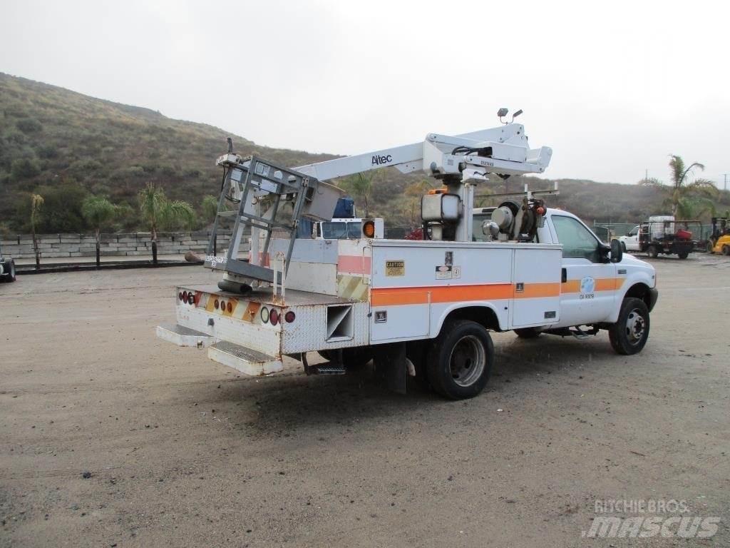 Ford F-550 المنصات الهوائية المثبتة على شاحنة