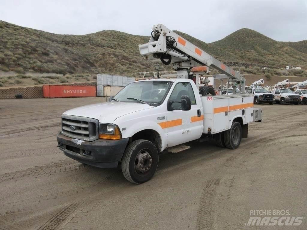 Ford F-550 المنصات الهوائية المثبتة على شاحنة