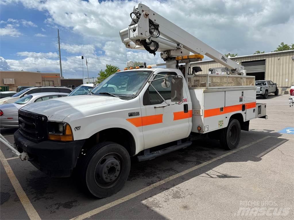 Ford F-550 المنصات الهوائية المثبتة على شاحنة