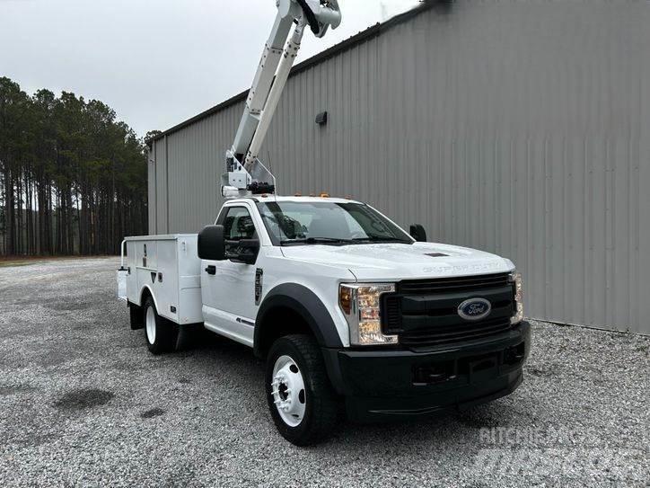 Ford F-550 المنصات الهوائية المثبتة على شاحنة