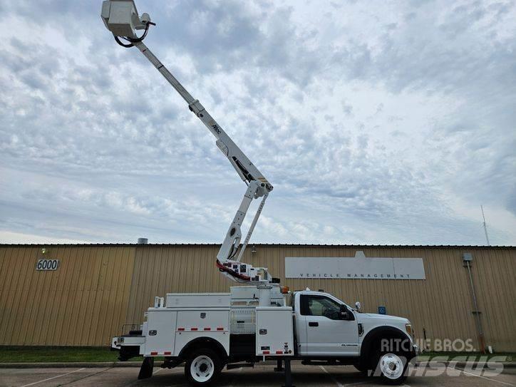 Ford F-550 المنصات الهوائية المثبتة على شاحنة