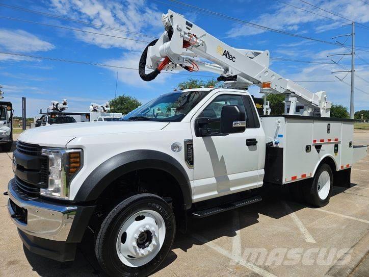 Ford F-550 المنصات الهوائية المثبتة على شاحنة