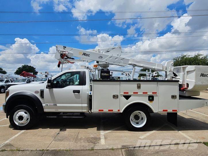 Ford F-550 المنصات الهوائية المثبتة على شاحنة