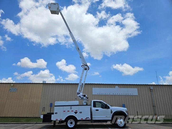 Ford F-550 المنصات الهوائية المثبتة على شاحنة
