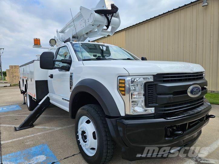Ford F-550 المنصات الهوائية المثبتة على شاحنة