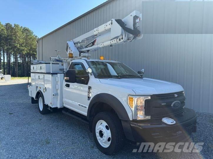 Ford F-550 المنصات الهوائية المثبتة على شاحنة