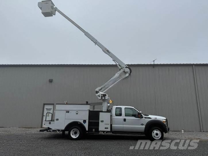 Ford F-550 المنصات الهوائية المثبتة على شاحنة