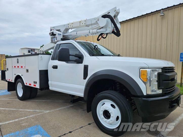 Ford F-550 المنصات الهوائية المثبتة على شاحنة